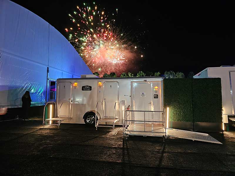 ada-accessible-restroom-trailer-picture