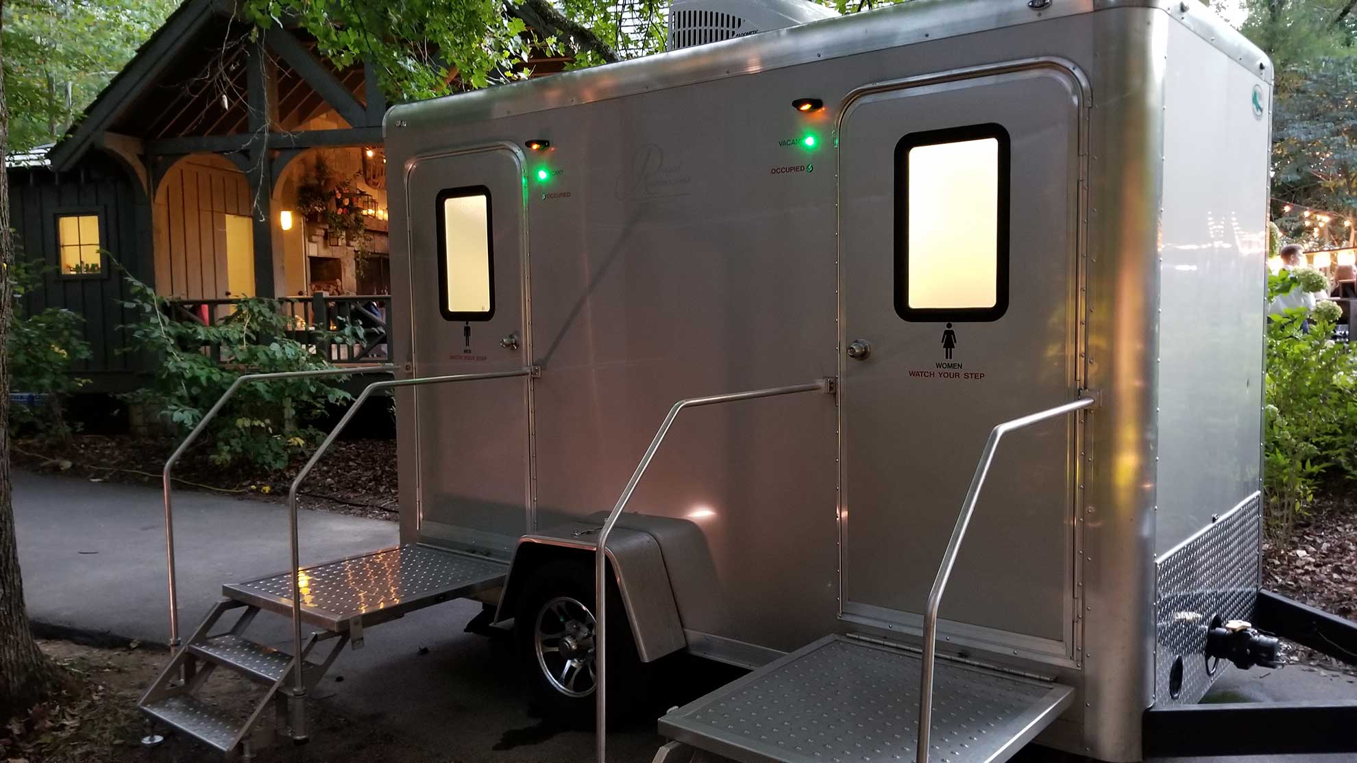 tennesee-royal-restrooms-wedding-banner-picture