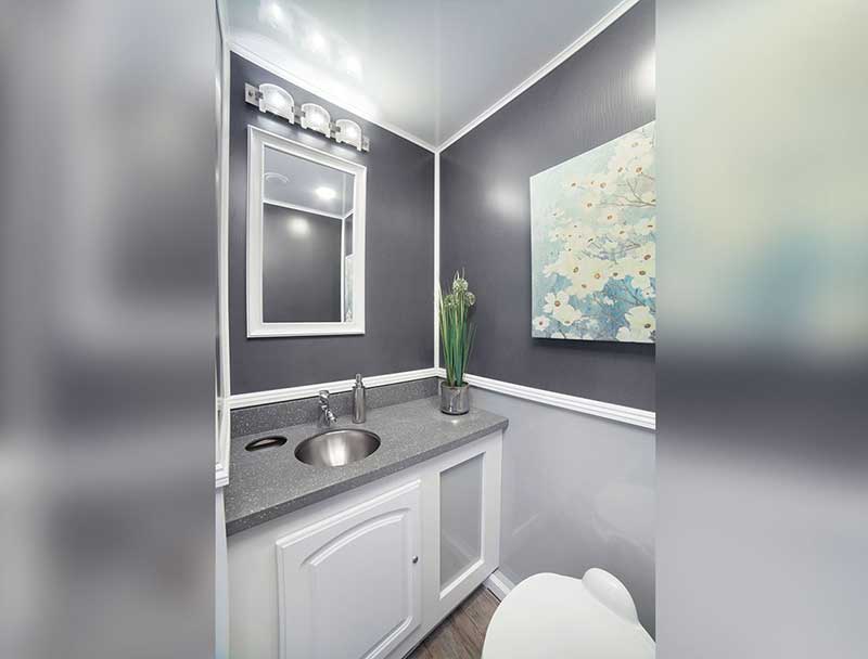 tennesee-royal-restrooms-who-we-are-interior-picture